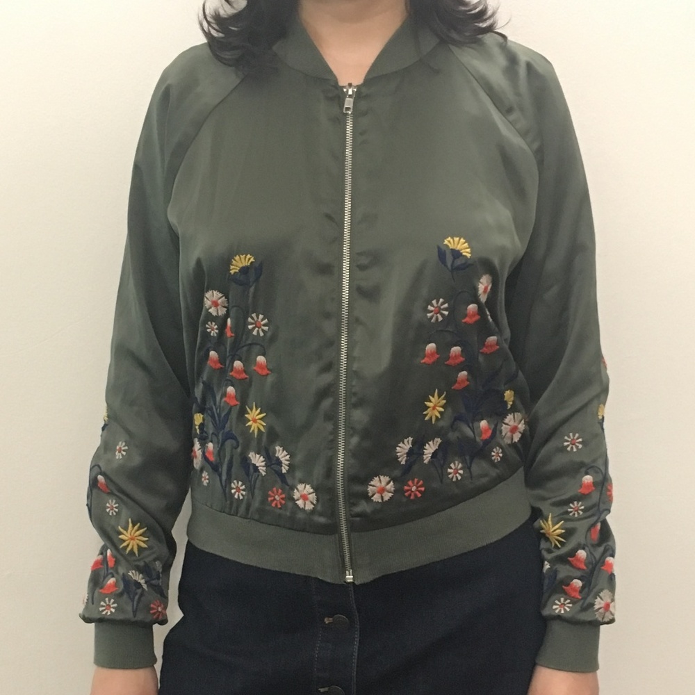 Satin-Like Flower-Embroidered Green Jacket